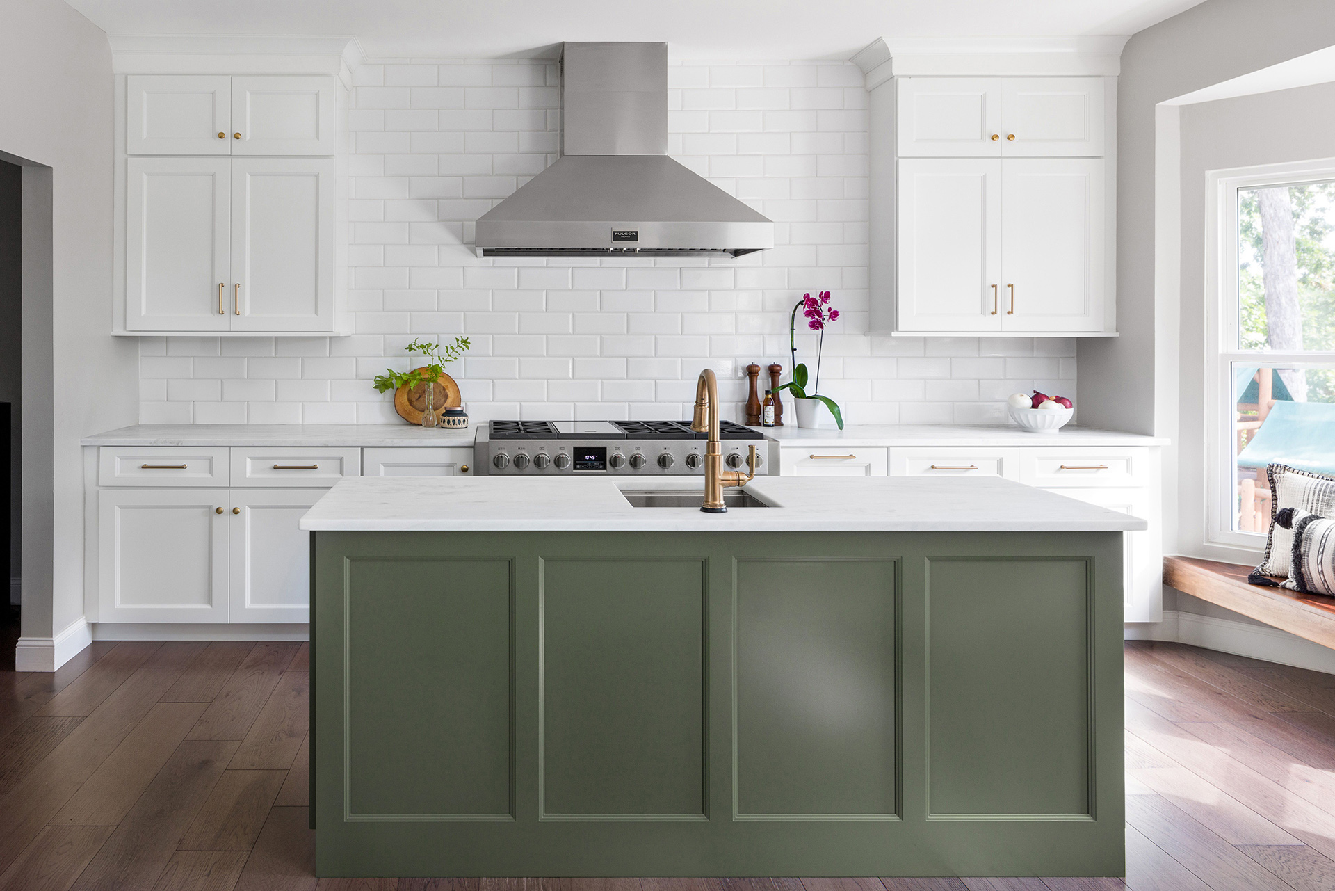 Aspect cabinets