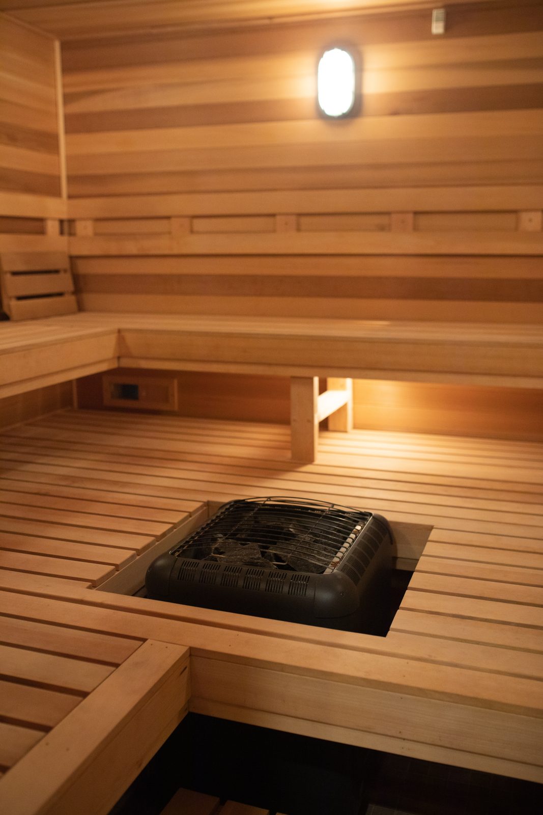 Cedar sauna hot room