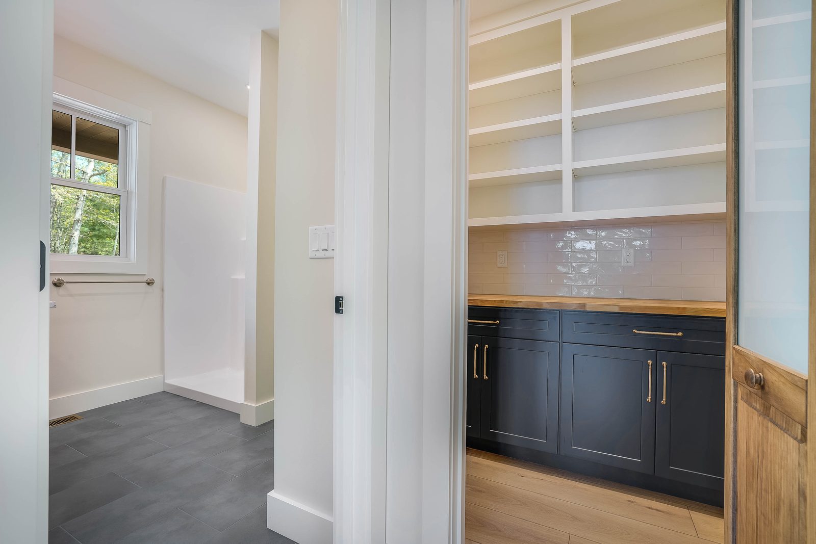 Pantry with Mountain Series Denali doors and Naval blue hutch